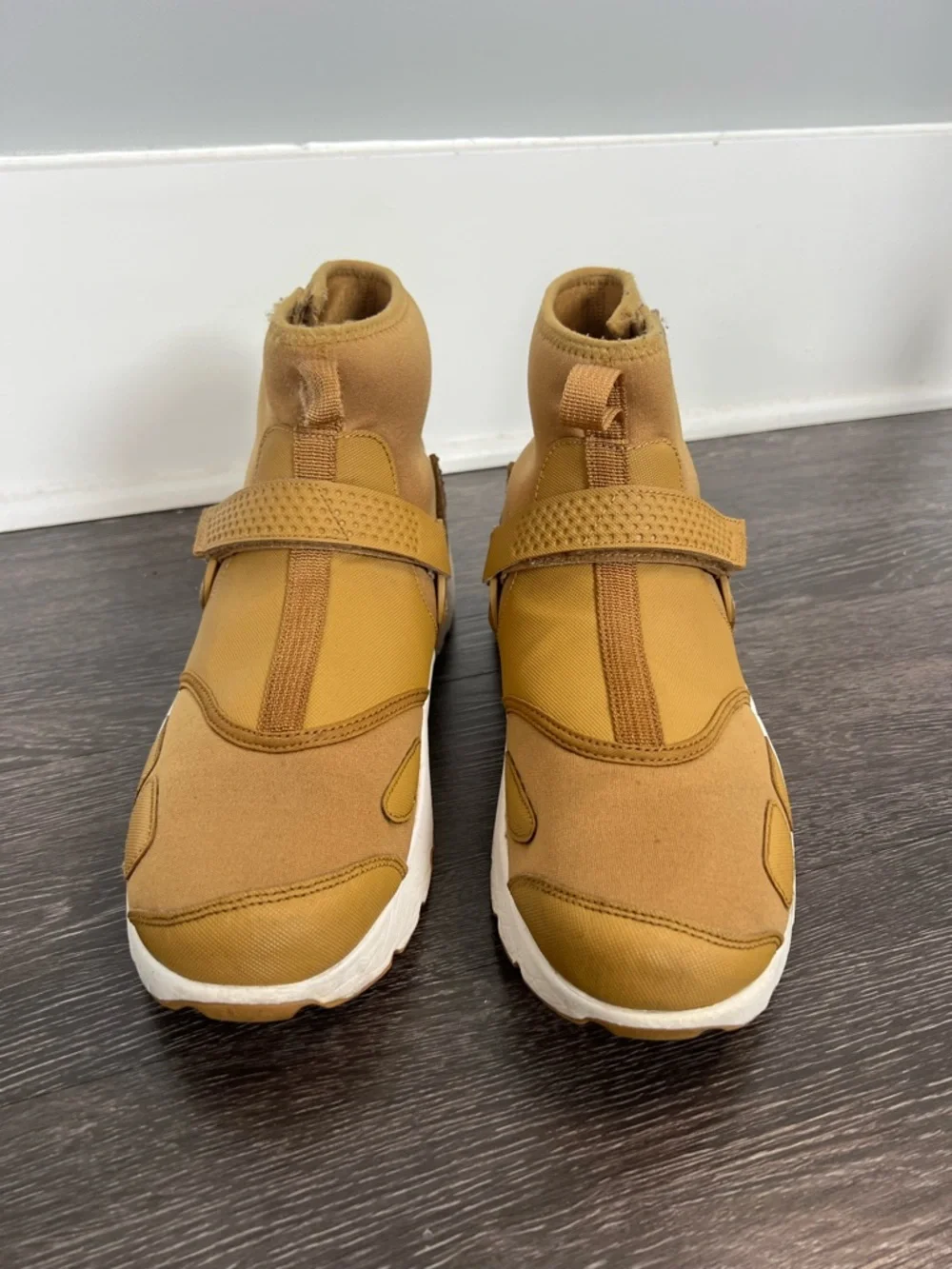 Air Jordan Trunner LX High in “Golden Harvest”